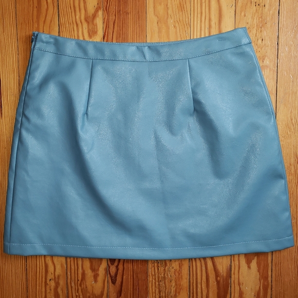 Primark Faux Leather Mini Skirt - Picture 2 of 3